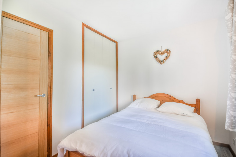 _lv_images__lot_0020392307_09_18425579