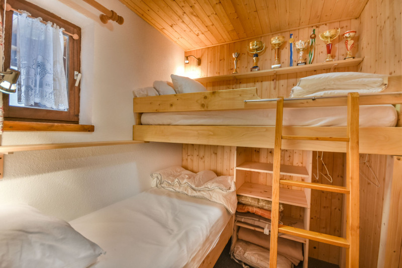 _lv_images__lot_0020392316_06_18934998