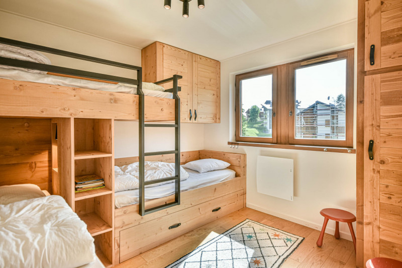 _lv_images__lot_0020392330_13_18481319