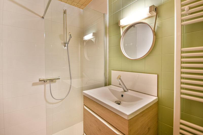 _lv_images__lot_0020392407_08_19282220