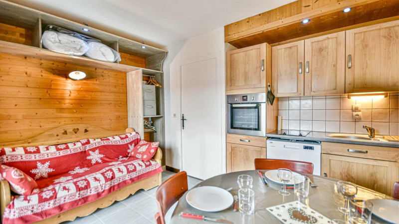 _lv_images__lot_0020392409_03_19224607