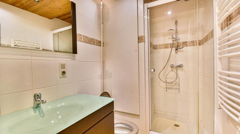 _lv_images__lot_0020392409_08_19376476