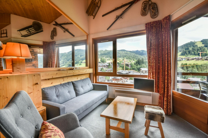 _lv_images__lot_0020392414_06_18142072