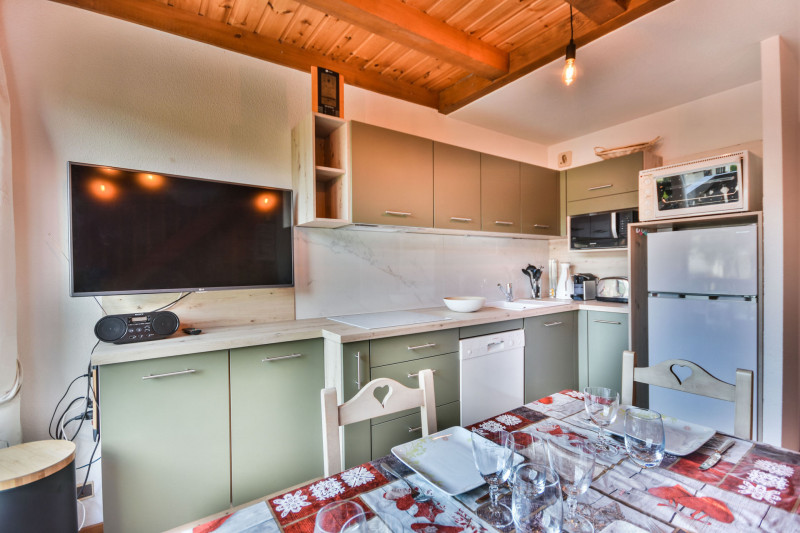 _lv_images__lot_0020392416_02_18934503