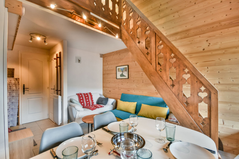 _lv_images__lot_0020392417_06_18434981