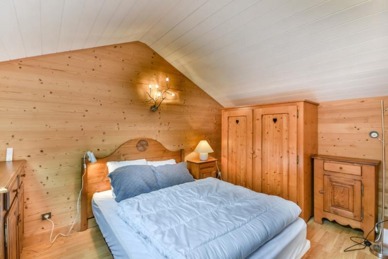 _lv_images__lot_0020392417_10_18359273