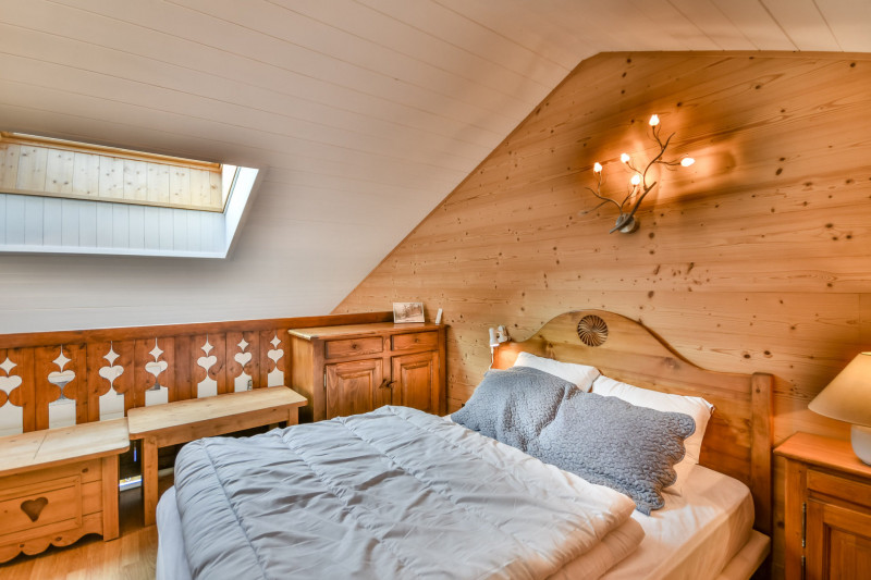 _lv_images__lot_0020392417_11_19147715