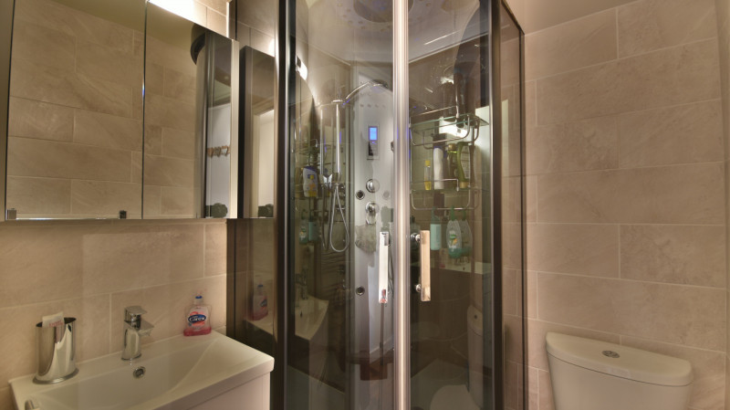 _lv_images__lot_0020392421_09_18359429