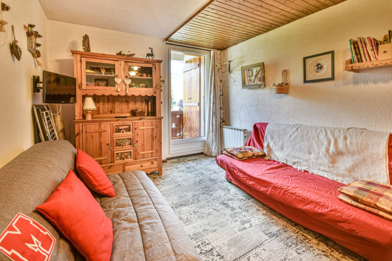 _lv_images__lot_0020392423_02_18151708