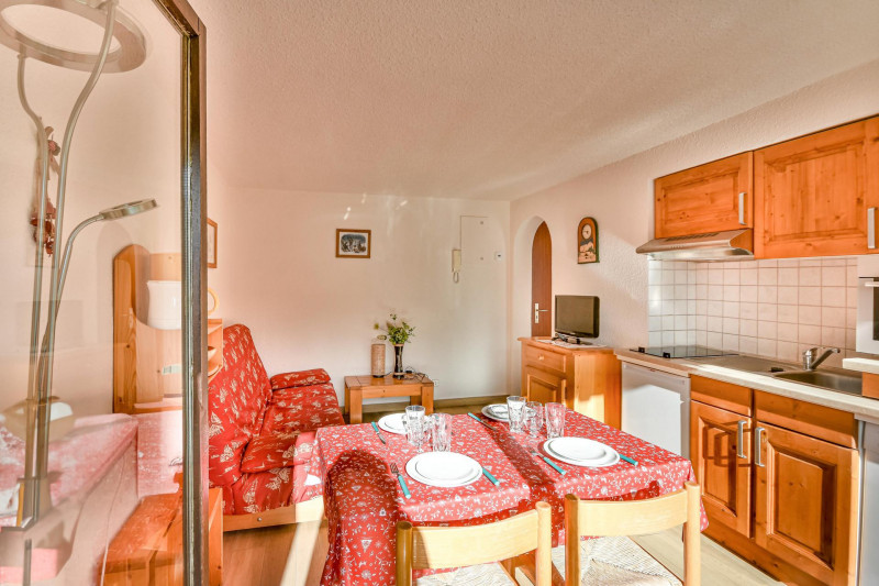 _lv_images__lot_0020392430_08_18801415