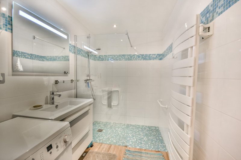 _lv_images__lot_0020392433_07_18038591