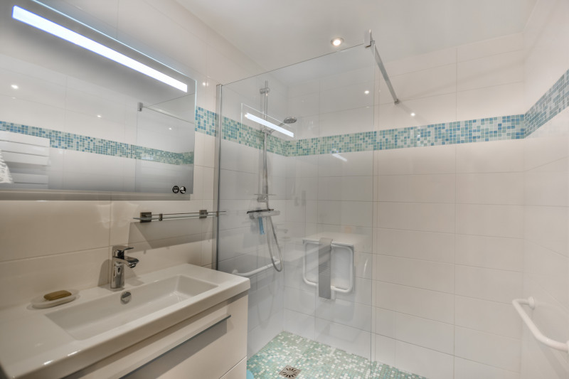 _lv_images__lot_0020392433_08_19136635