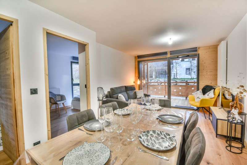 _lv_images__lot_0020392434_01_18801594