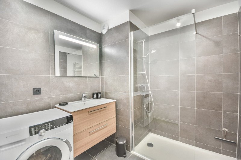 _lv_images__lot_0020392434_09_18359499