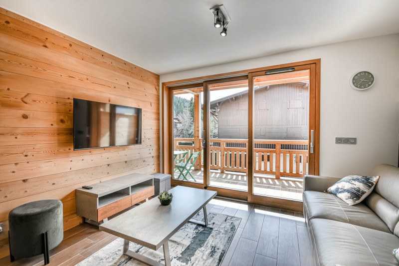 _lv_images__lot_0020392437_05_18443787