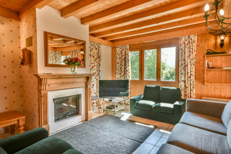 _lv_images__lot_0020392439_03_19223410