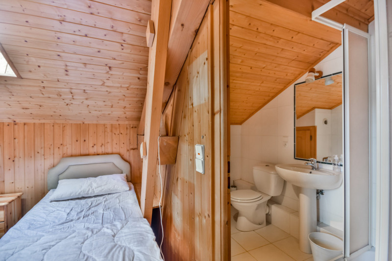 _lv_images__lot_0020392439_14_18368058