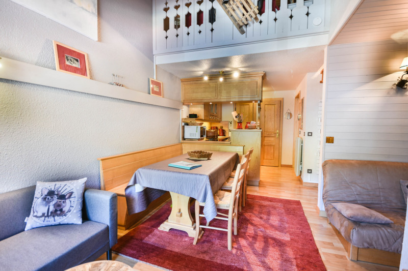 _lv_images__lot_0020392442_03_18160942