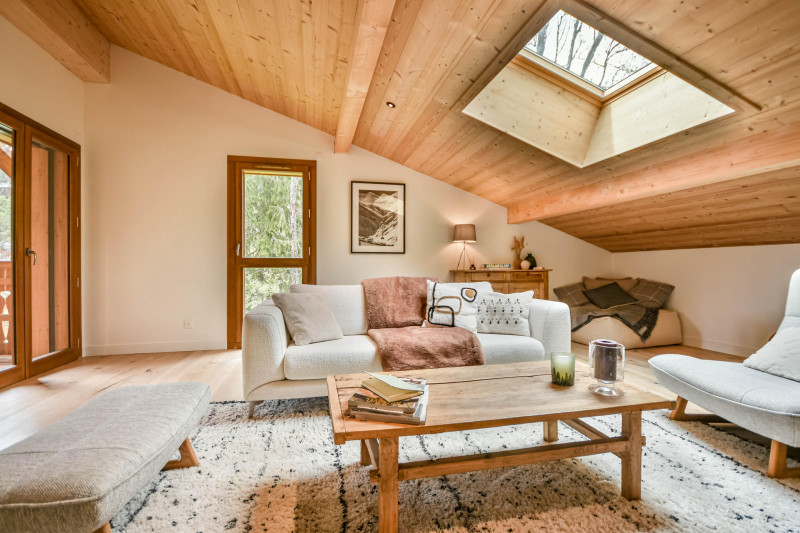 _lv_images__lot_0020392443_02_19262100