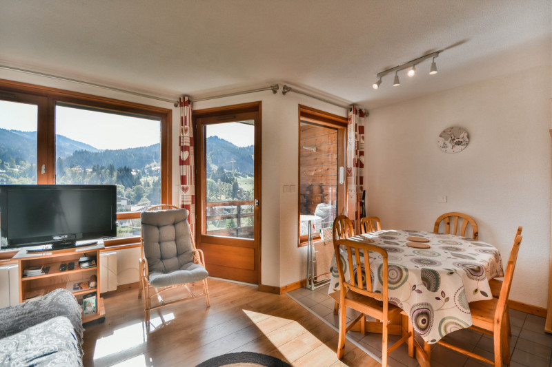 _lv_images__lot_0020392445_03_18358811