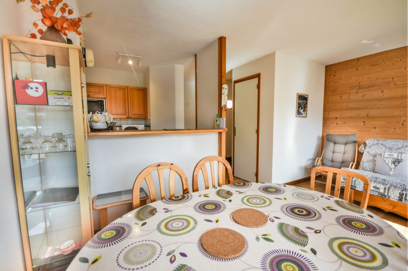 _lv_images__lot_0020392445_10_18377613