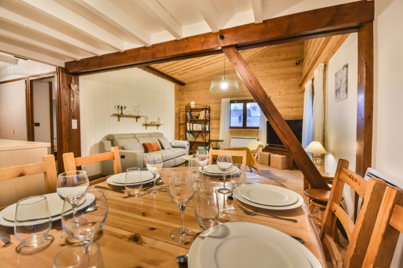 _lv_images__lot_0020392449_06_19291040