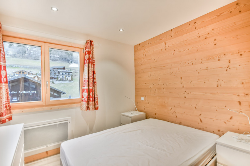 _lv_images__lot_0020392452_05_17873765