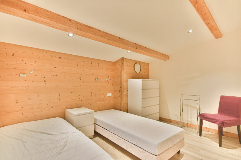 _lv_images__lot_0020392452_12_18358904 _lv_images__lot_0020392452_12_18358904