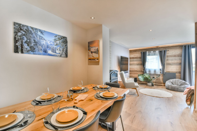 _lv_images__lot_0020392455_05_19224155