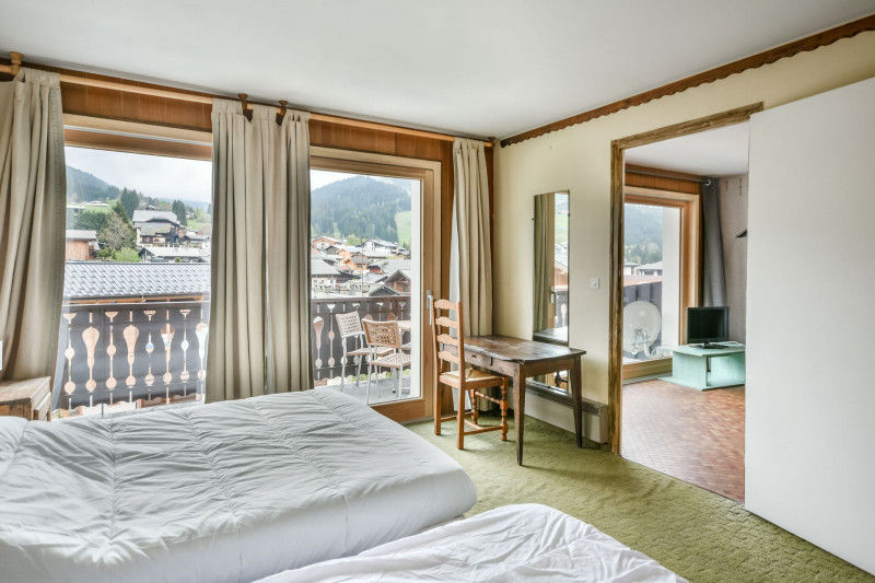 _lv_images__lot_0020392456_06_18481923