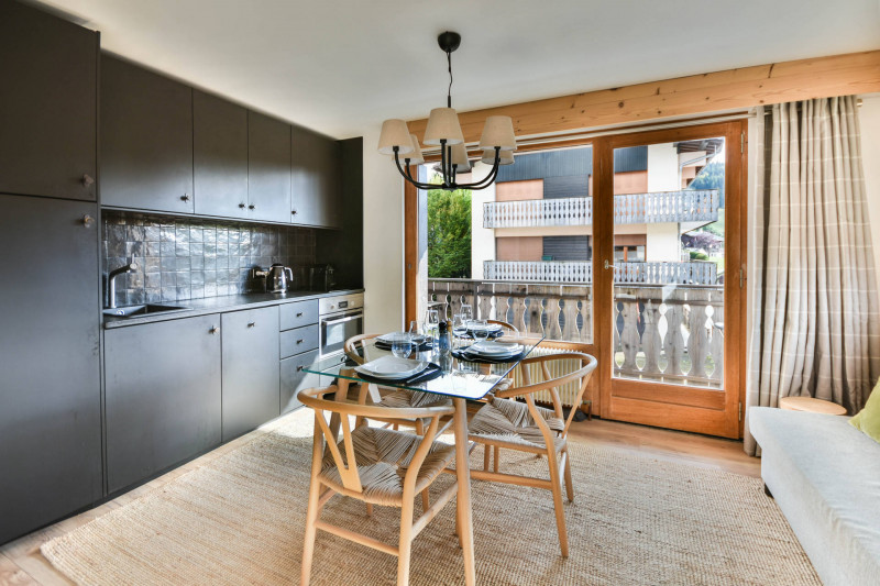 _lv_images__lot_0020392458_04_18538091