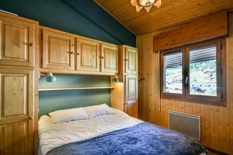 _lv_images__lot_0020392462_04_18925156