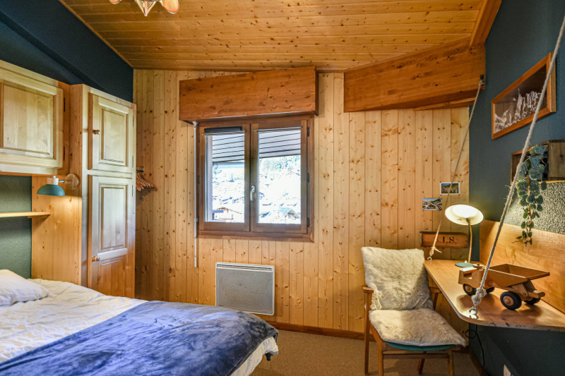 _lv_images__lot_0020392462_05_19395232