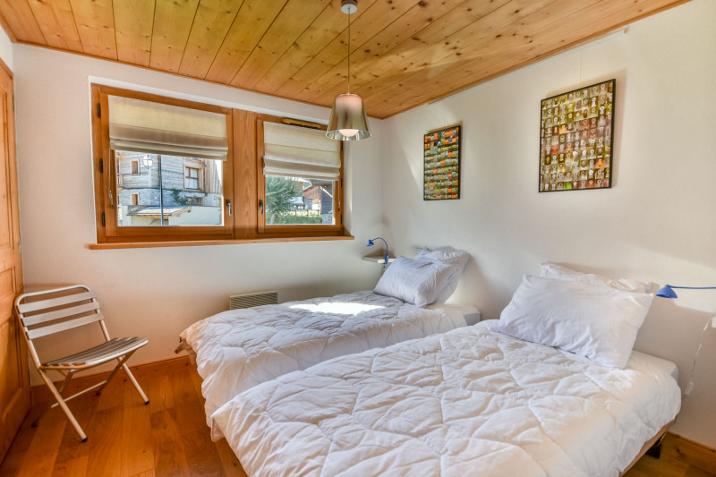 _lv_images__lot_0020392465_07_18425111