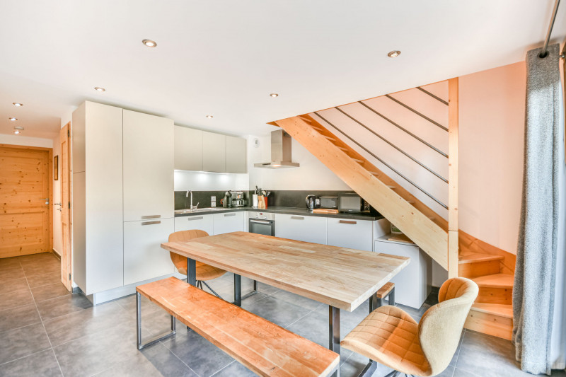 _lv_images__lot_0020392469_06_18791246