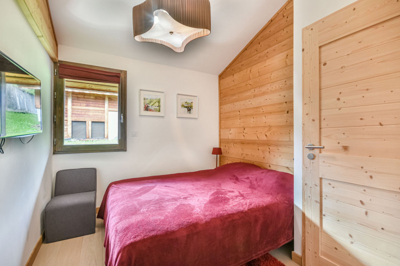 _lv_images__lot_0020392469_08_18150746