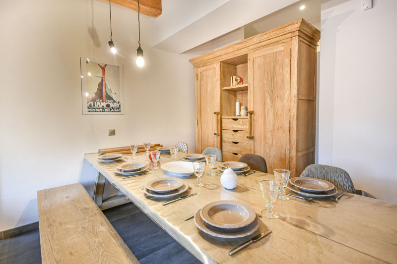 _lv_images__lot_0020392473_06_18424482