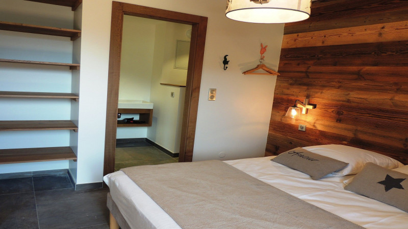 _lv_images__lot_0020392474_05_17726893