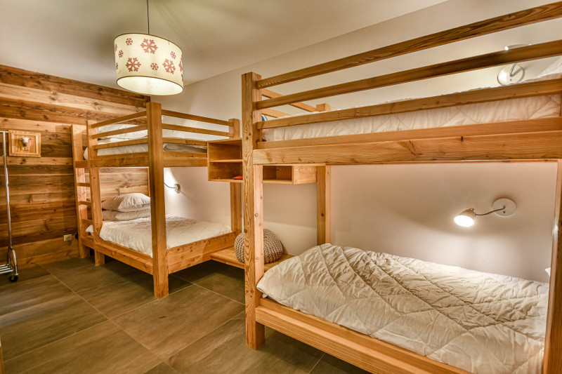 _lv_images__lot_0020392474_10_19184665