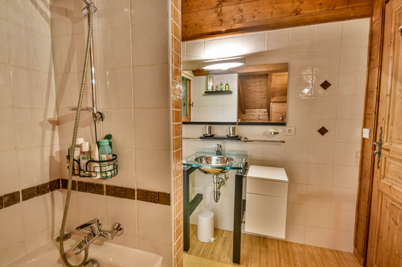 _lv_images__lot_0020392479_10_19375822