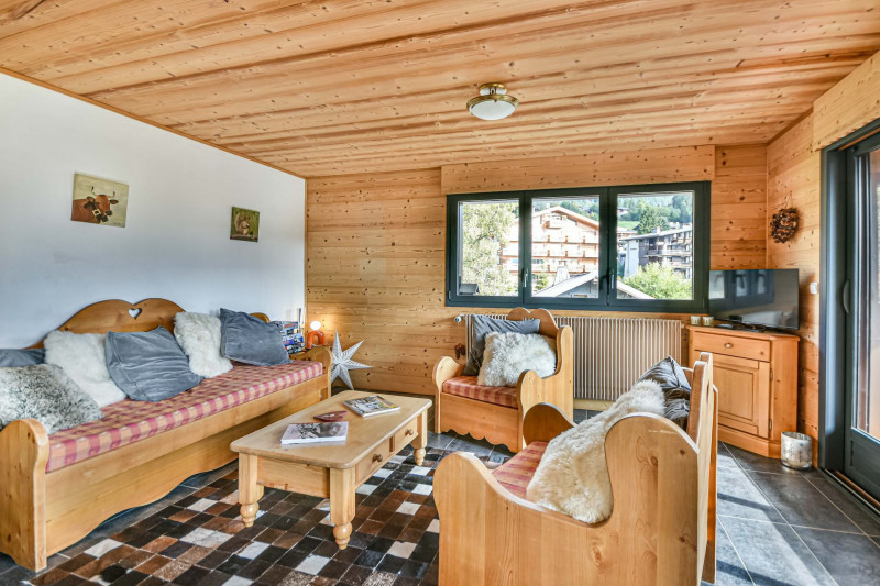 _lv_images__lot_0020392480_05_18377523