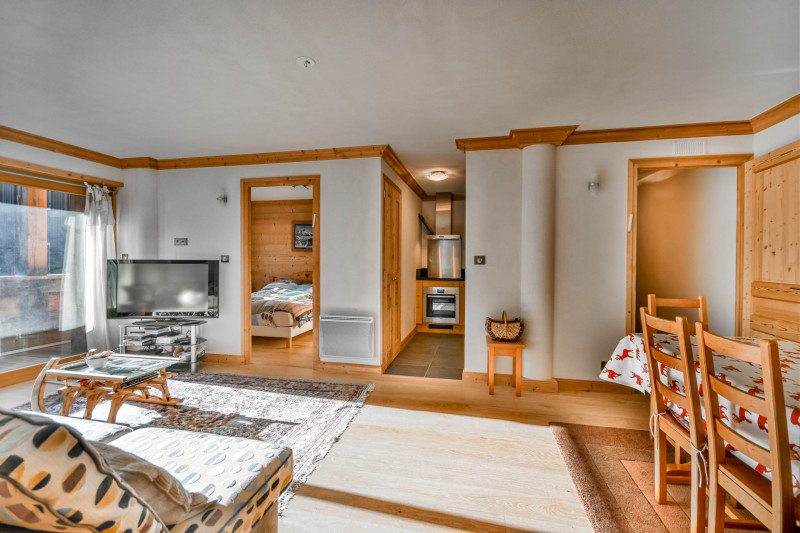 _lv_images__lot_0020392484_03_18038161