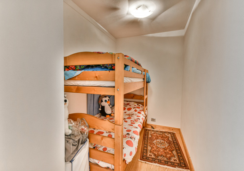 _lv_images__lot_0020392484_11_18481385