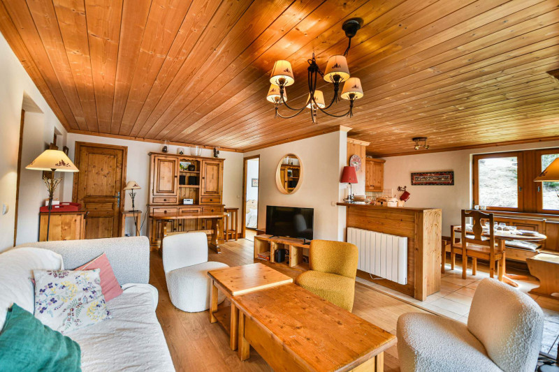 _lv_images__lot_0020392485_04_19375593