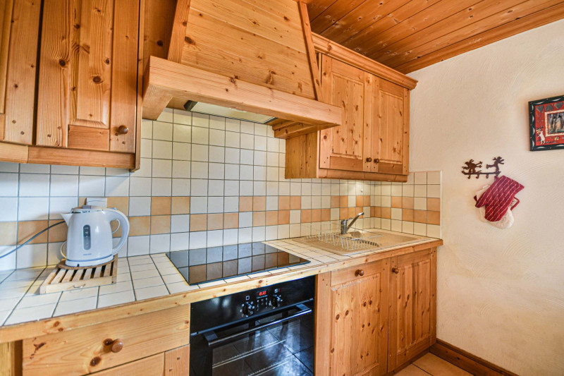 _lv_images__lot_0020392485_06_19356796