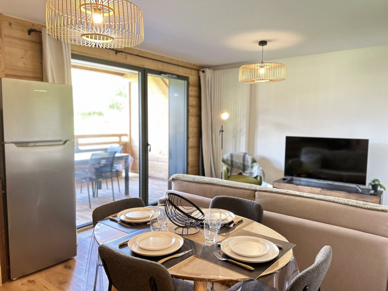 _lv_images__lot_0109021844_02_18785352