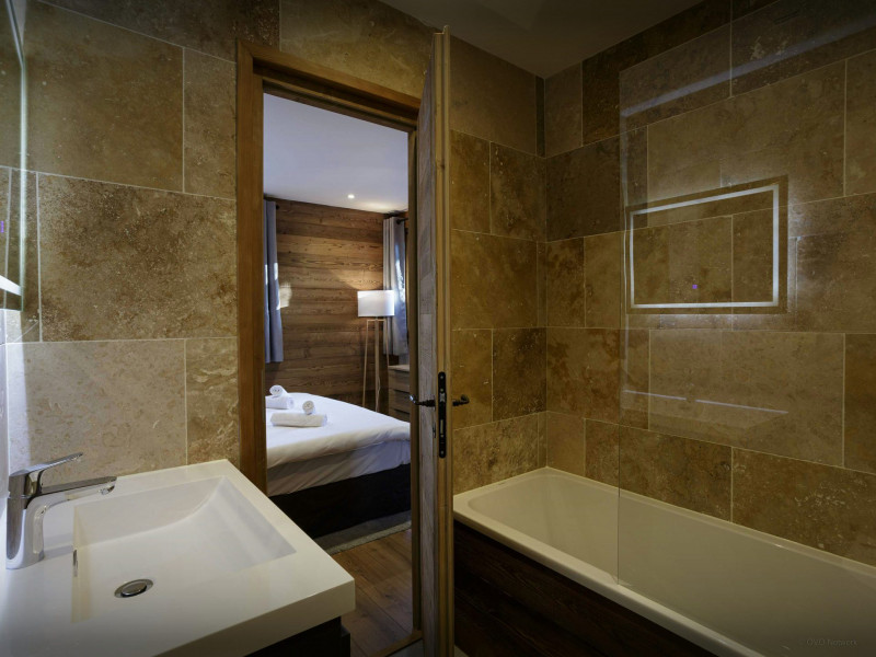 _lv_images__lot_0109021903_11_18050843