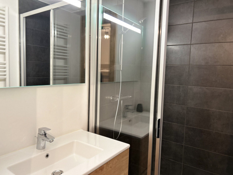 _lv_images__lot_0109021922_06_18060614