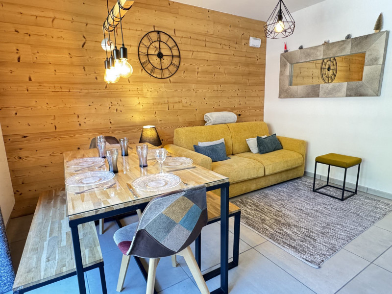 _lv_images__lot_0109021925_02_18371846