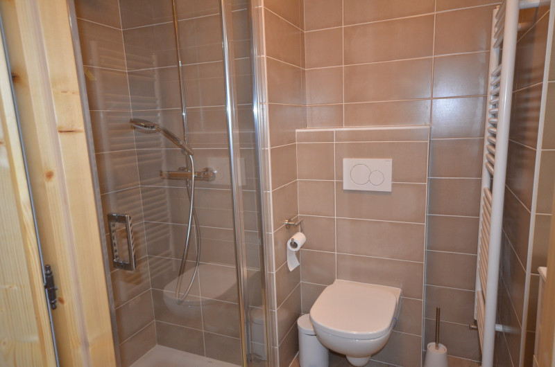 _lv_images__lot_0109021928_07_18930132